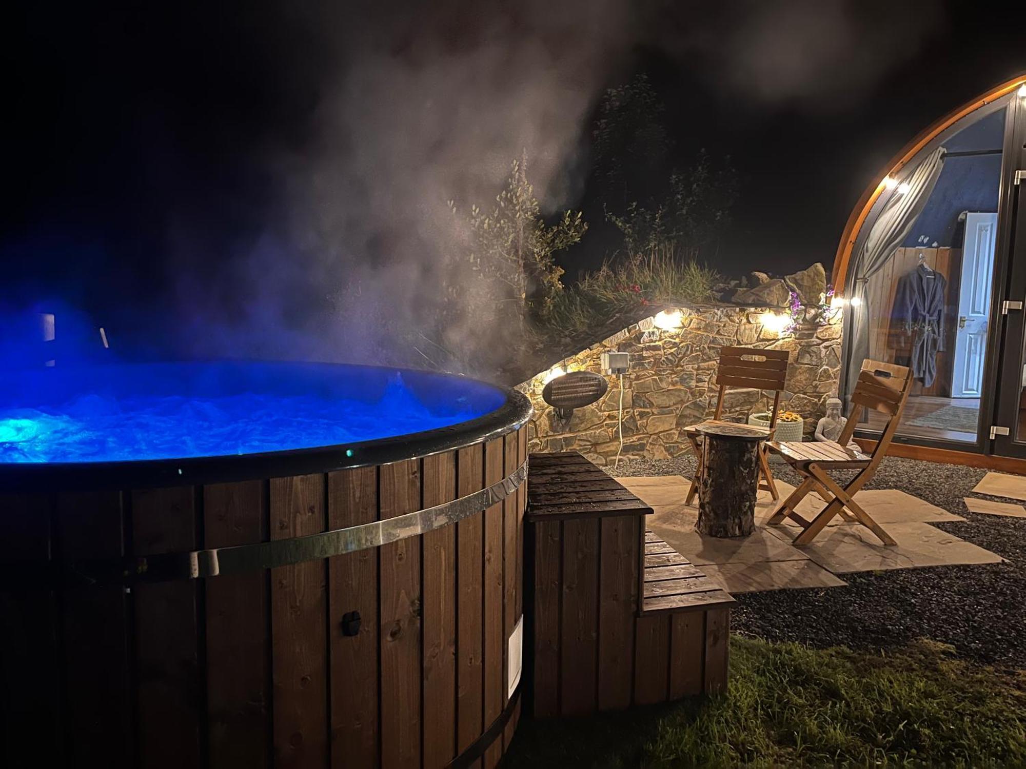 Hilltop Hideaway - Secluded Pod With Private Hot Tub นิวรี ภายนอก รูปภาพ